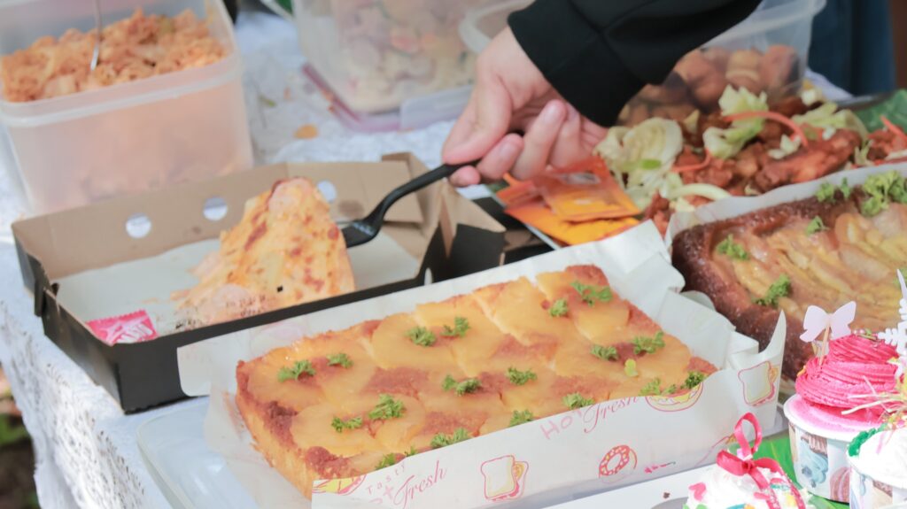 อาจเป็นรูปภาพของ ข้อความ